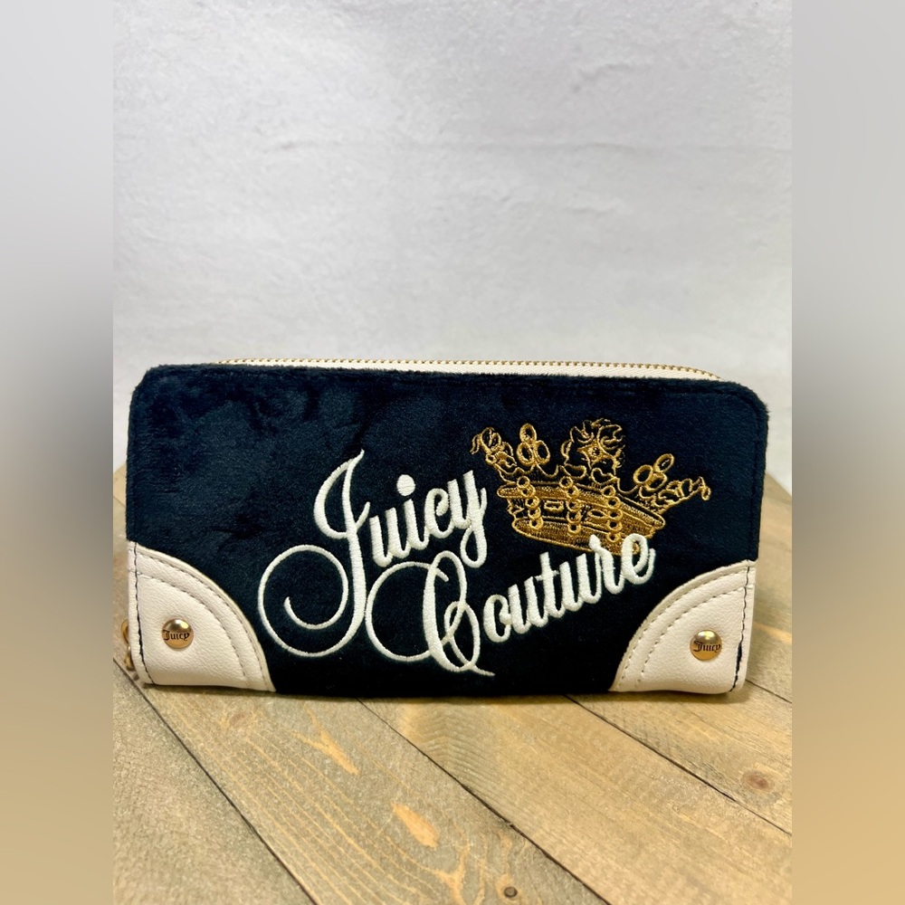 Juicy Couture Key to Juicy Daydreamer with matching wallet!! - Picture 13 of 16